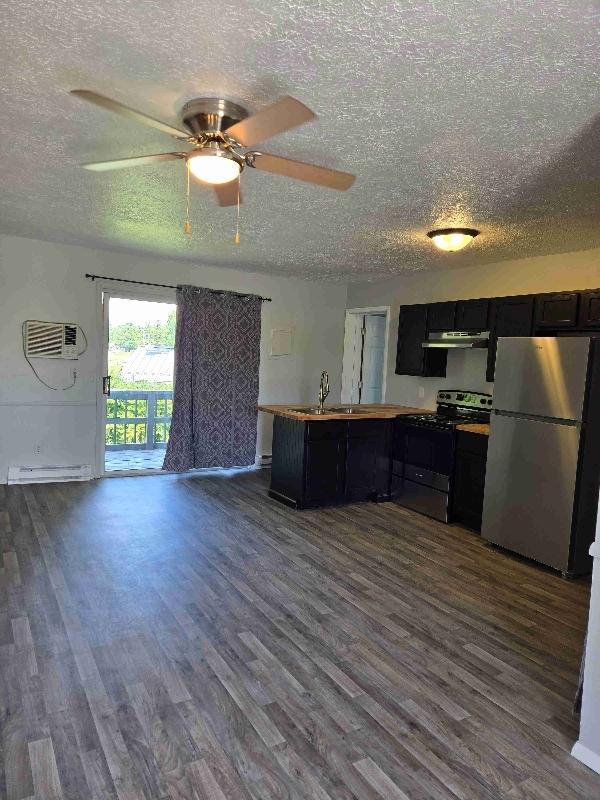 Foto principal - 1200 N Main St