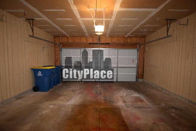 Building Photo - 10394 Lakeland Dr