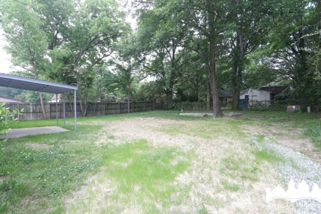 Building Photo - 6465 Forest Glen Dr