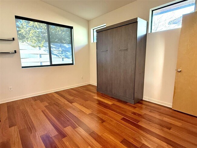 Foto del edificio - 416 Starlight Vlg Lp