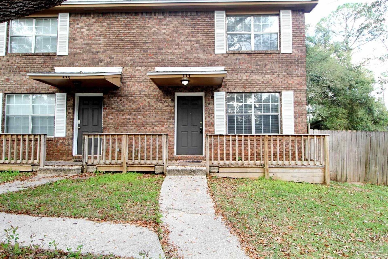 Primary Photo - 414 Waycross Ave