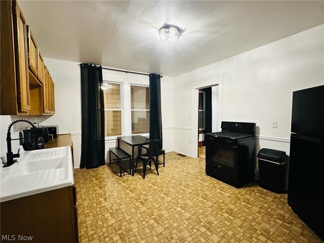 Foto del edificio - 1419 E 47th St