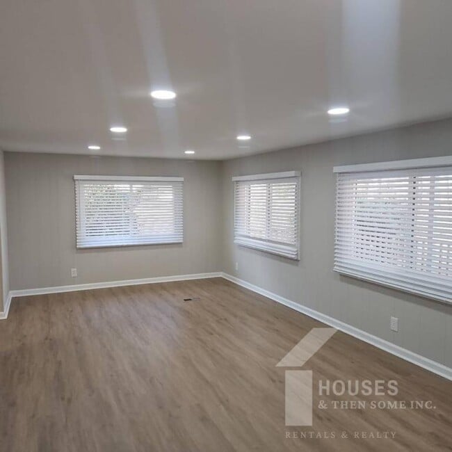 Building Photo - 102 Pierce Cook Rd