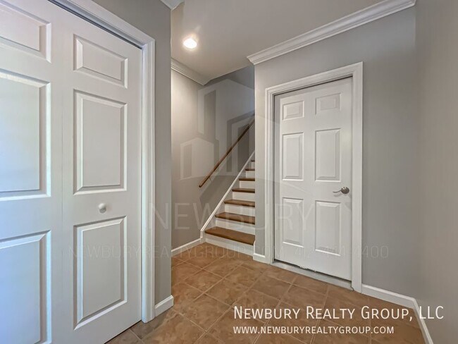 Foto del edificio - Banksville Place: Your Ideal Townhome