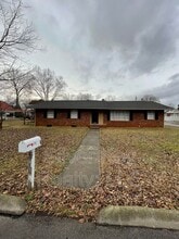 Building Photo - 214 Chestnut St