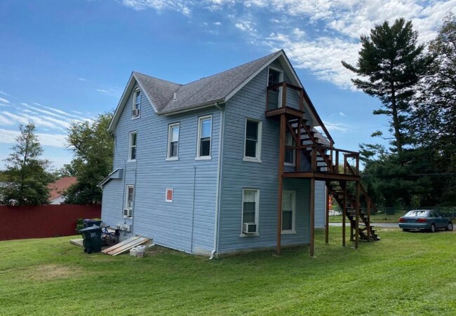 Building Photo - 105 E Holly Oak Rd