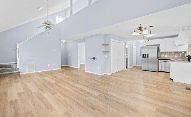 Foto del edificio - 7610 Sarah Dr