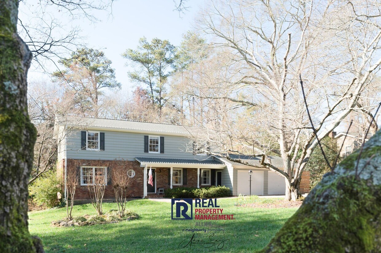 Primary Photo - Charming Roswell Home