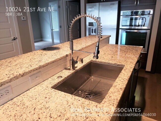 Foto del edificio - 10024 21st Ave NE