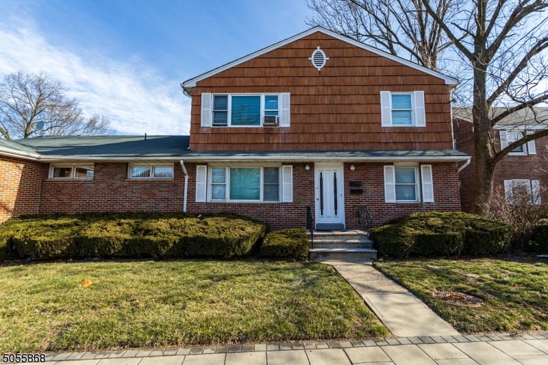 Primary Photo - 1465 Morris Ave