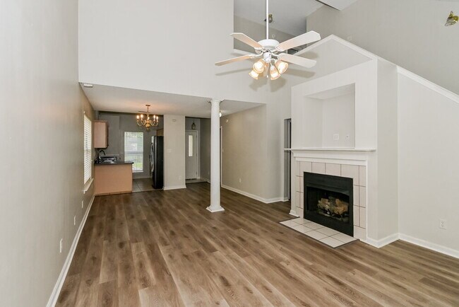 Foto del edificio - 1108 Red Fern Cir W