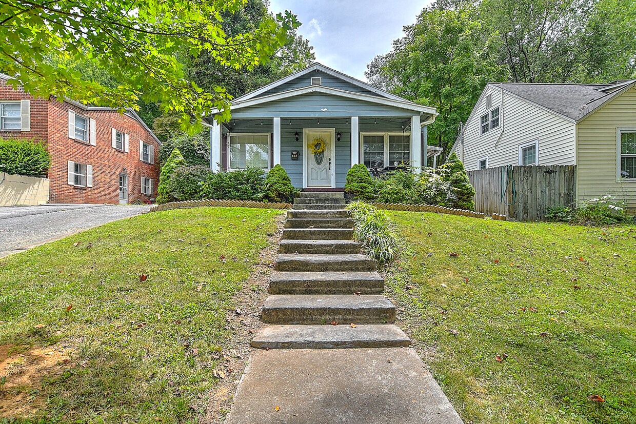 433 W Poplar St, Johnson City, TN 37604 House Rental in Johnson City, TN