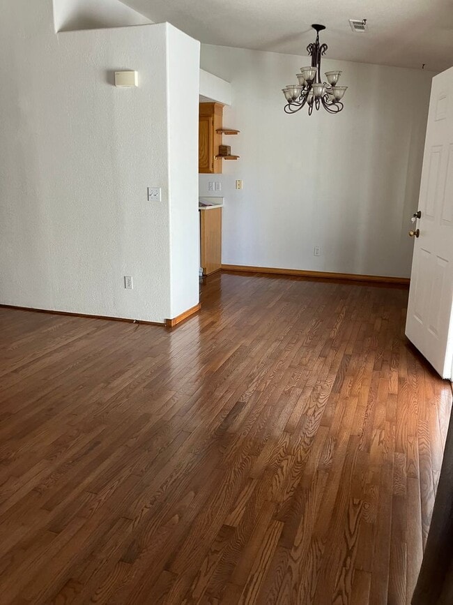 Foto del edificio - 2 BEDROOM, 2 BATH CONDO FOR RENT