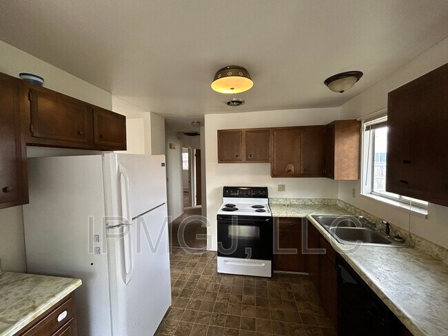 Foto del edificio - 420 W Kennedy Ave