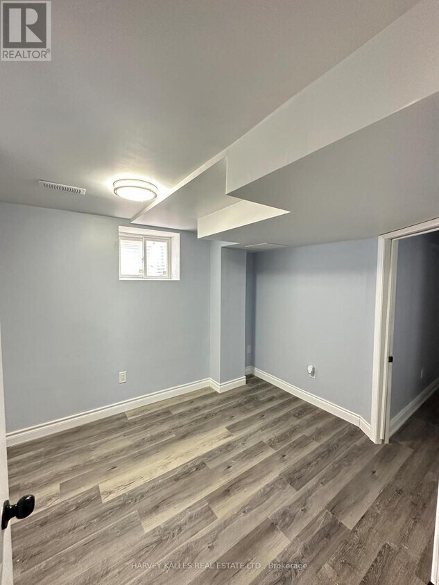 Building Photo - 11 Blue Oak Ave