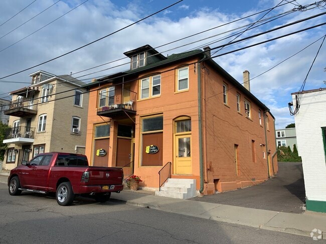 Building Photo - 116 Oak Hill Ave