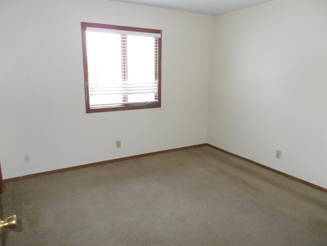 Building Photo - 1209 Warren Ln
