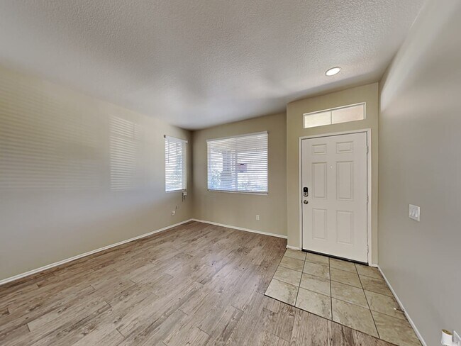Foto del edificio - 12437 Sunrise Ridge Rd