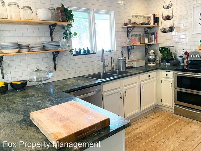 Foto del edificio - 6 br, 2 bath House - 104 Sugar Court