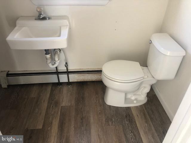 Building Photo - 729 Valley Rd