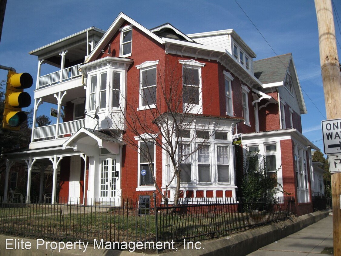 Primary Photo - 2 br, 1 bath House - 501 W. King St., Apt. 1R