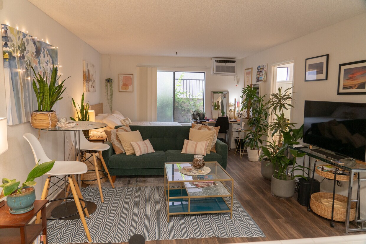 Photo - 5418 Hermitage Ave (Los Angeles, CA)