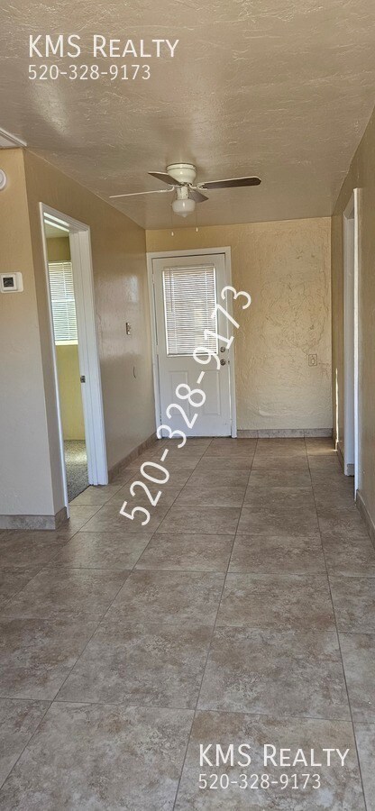 Foto del edificio - 4866 E 2nd St