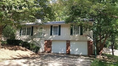 Building Photo - 1120 NE 9th St