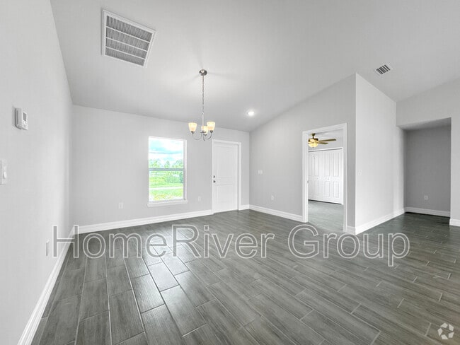 Building Photo - 2618 10th St SW