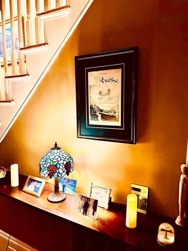 Building Photo - 231 Front St