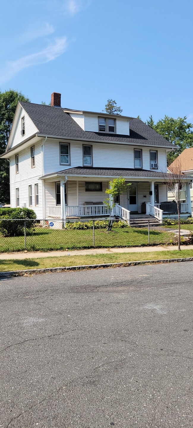 Building Photo - 210 Albemarle St