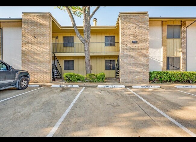 Foto del edificio - 5705 Harvest Hill Rd