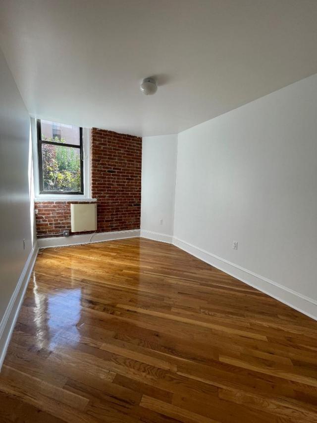 Building Photo - 1 bedroom in Brooklyn NY 11222