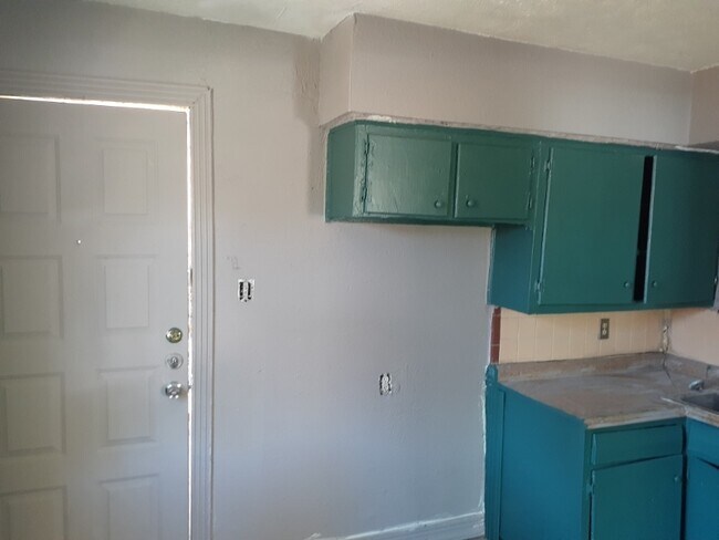 Foto del edificio - 848 Daffodil Dr