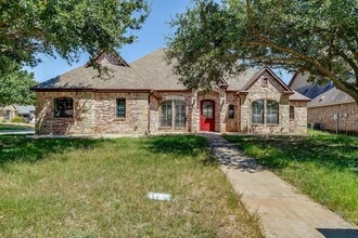 Building Photo - 101 Prairie Dunes Dr