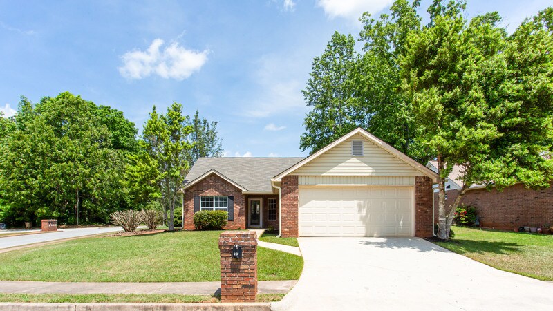 Primary Photo - 103 Oakwood Cir