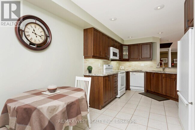 Photo du bâtiment - 66 Manley Ln