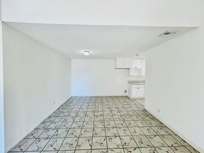 Building Photo - Newly Renovated 4-Bedroom Home with Bonus ...