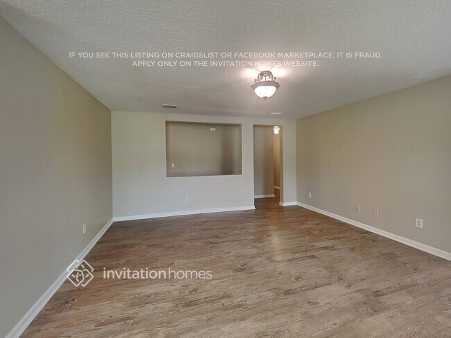Foto del edificio - 7102 Beekman Lake Dr