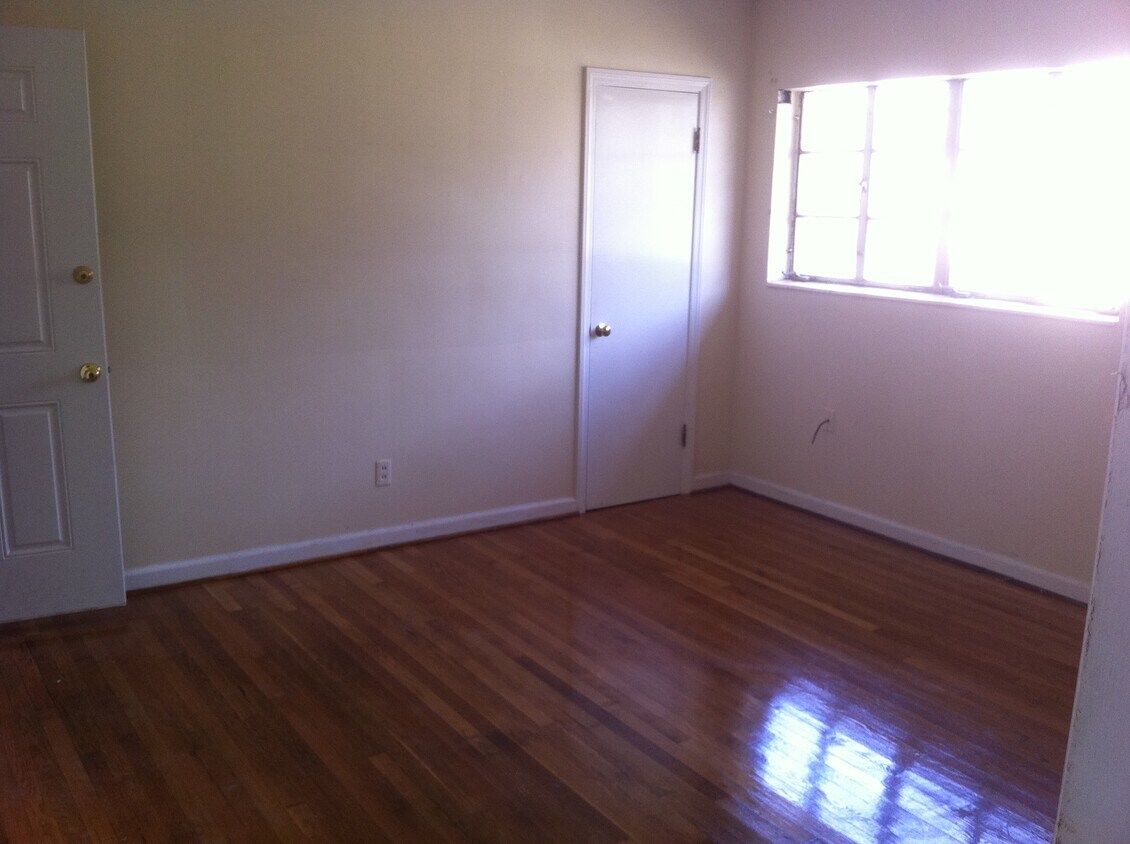 Foto principal - 635 Willow St NW