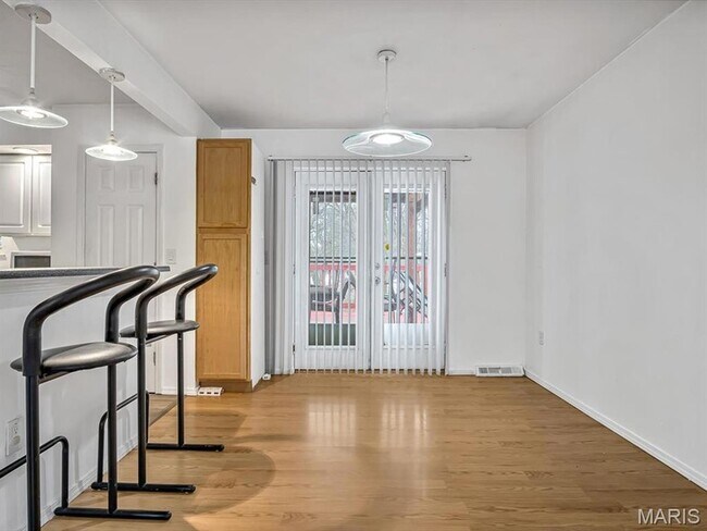 Foto del edificio - 217 Jubaka Dr