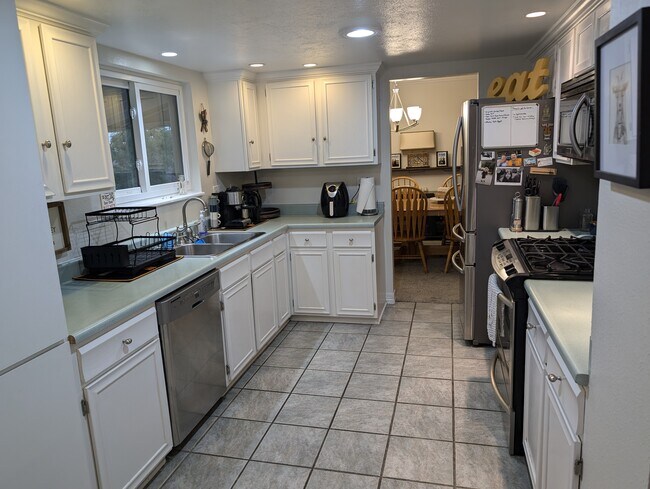 Kitchen - 17268 E Asbury Pl