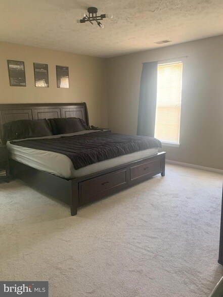 Foto del edificio - 4823 Shellbark Rd