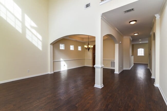 Building Photo - 1193 Scenic View Cir