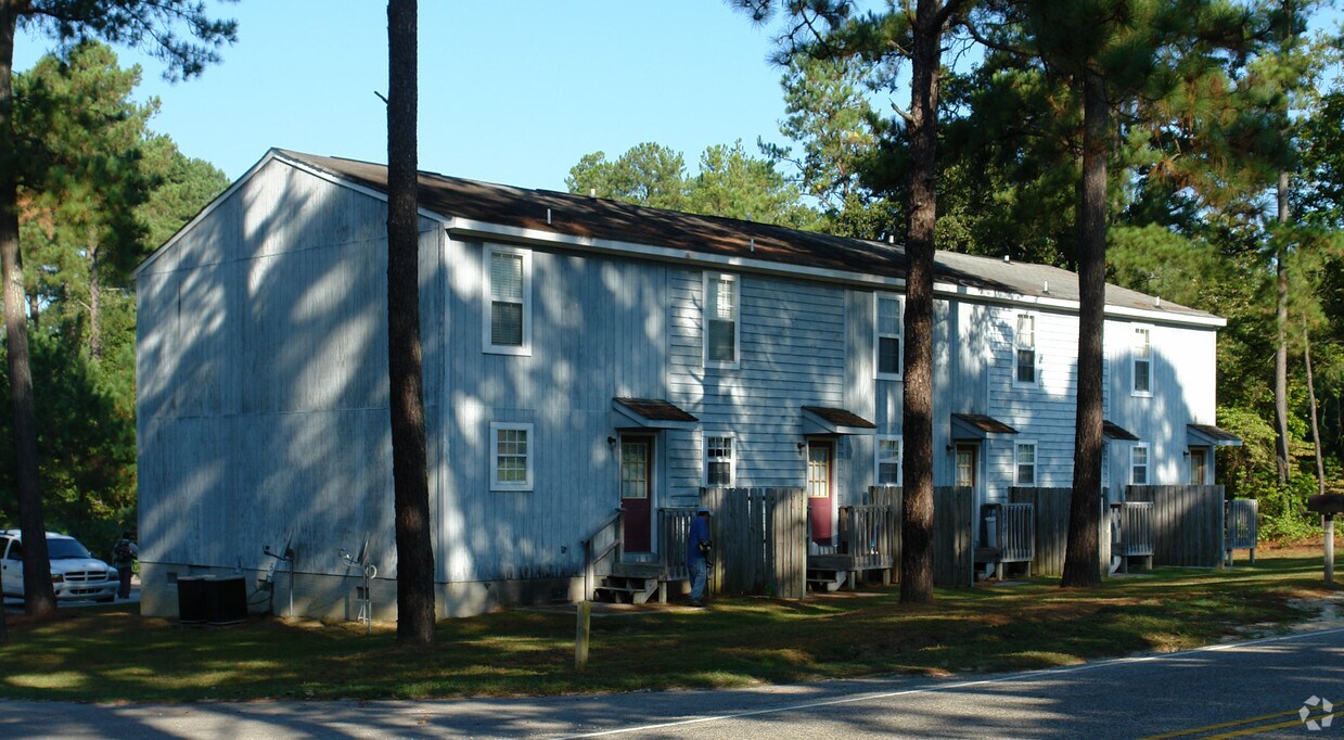 Building Photo - 1825-1841 Rim Rd