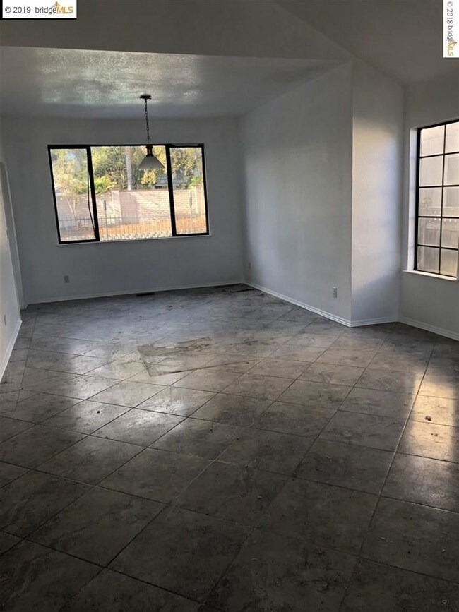 Foto del edificio - 5505 Edgeview Dr
