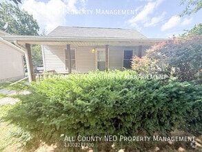 Building Photo - 1301 Benton St