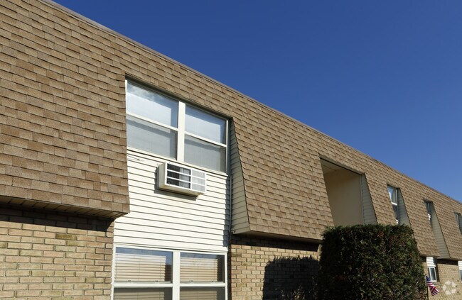 Deer Creek Village Apartments South River, NJ