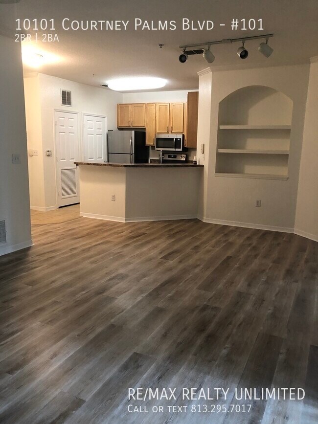Building Photo - 10101 Courtney Palms Blvd #101 Tampa 33619...