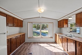 Building Photo - 107 Cameron Cir